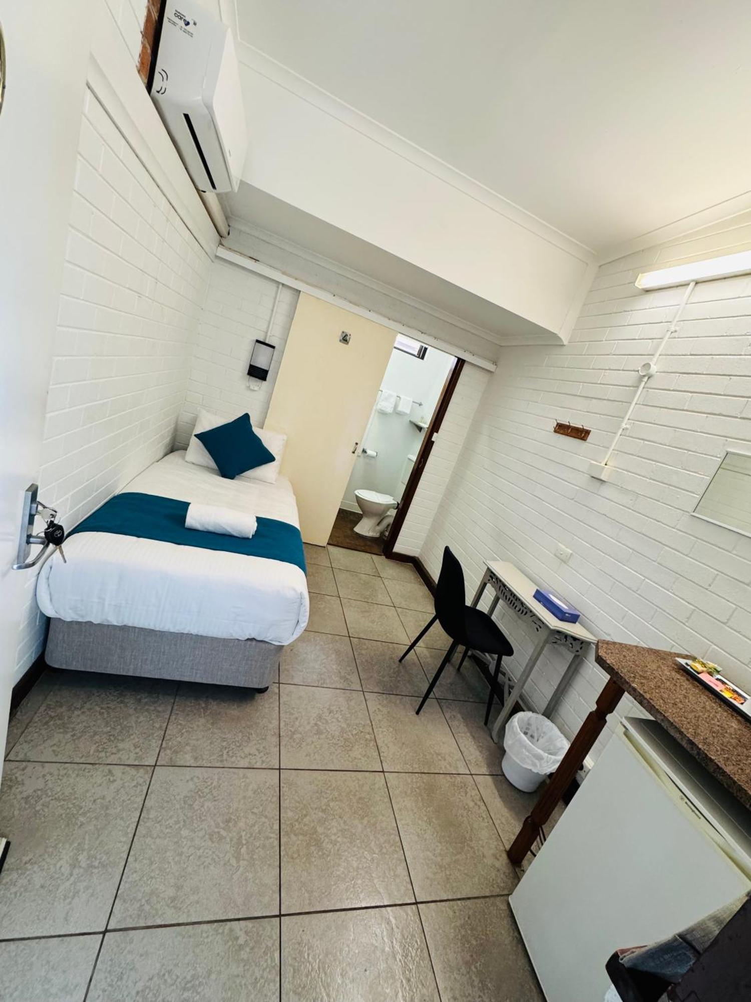 A Railway Lodge Тарі Номер фото